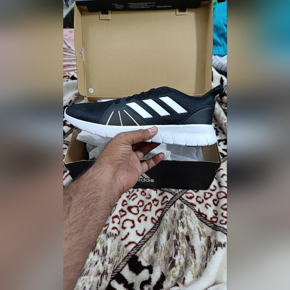 Adidas - Picture 6 of 10